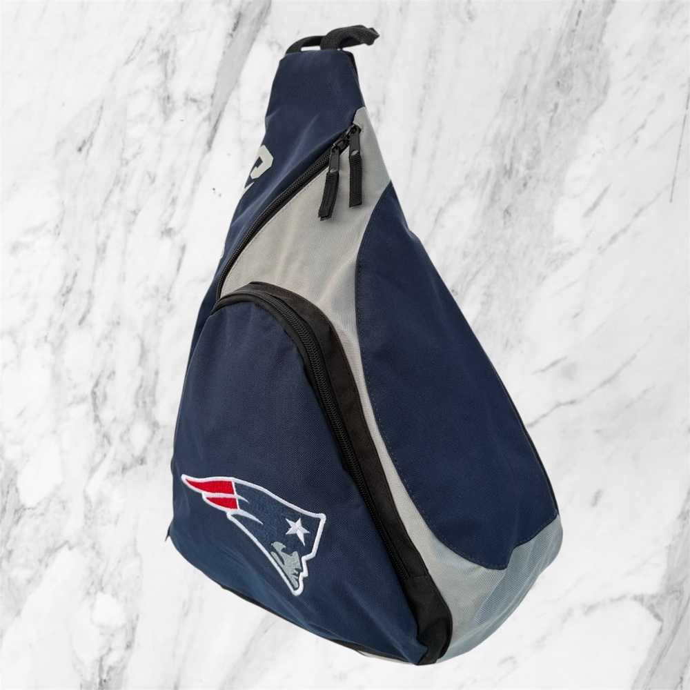 NFL New England Patriots Navy and Gray Leadoff Sling Backpack - Picture 2 of 9